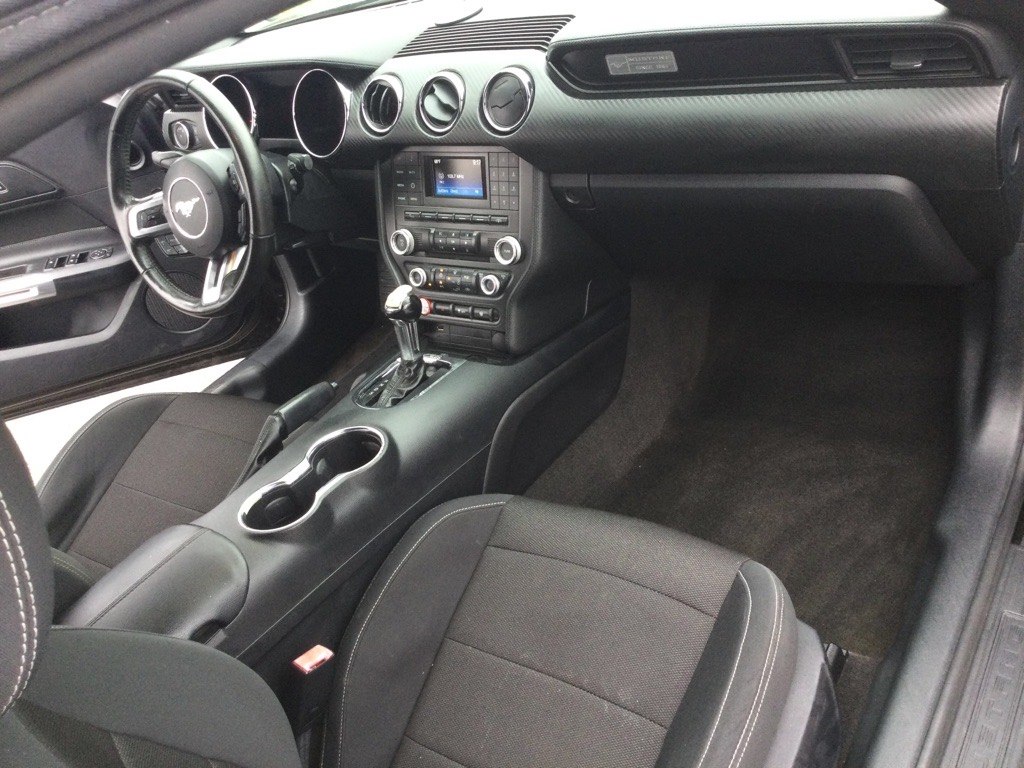 Photo 12 of this FORD MUSTANG