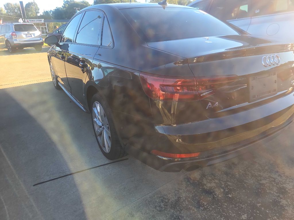 Photo 5 of this AUDI A4
