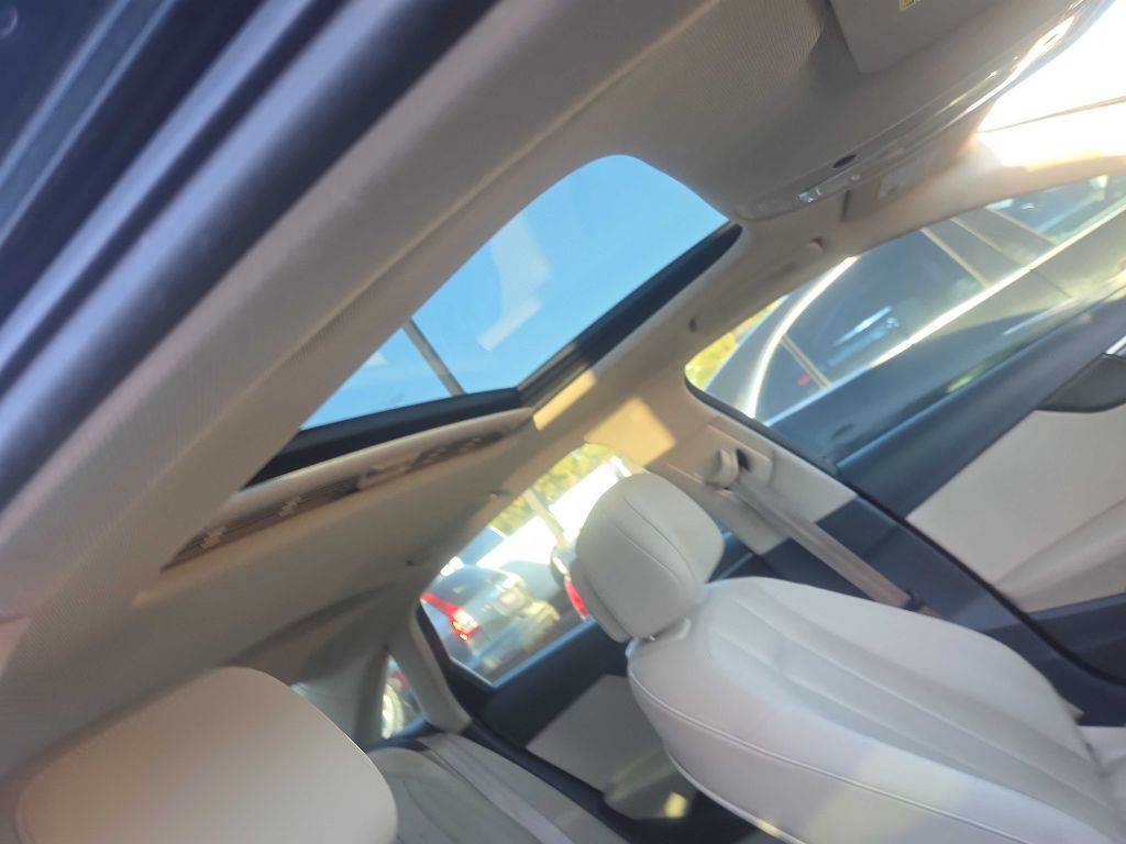 Photo 19 of this AUDI A4