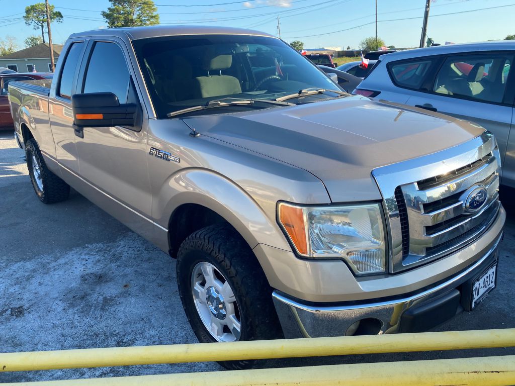 Photo 2 of this FORD F150