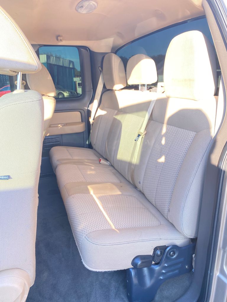 Photo 6 of this FORD F150