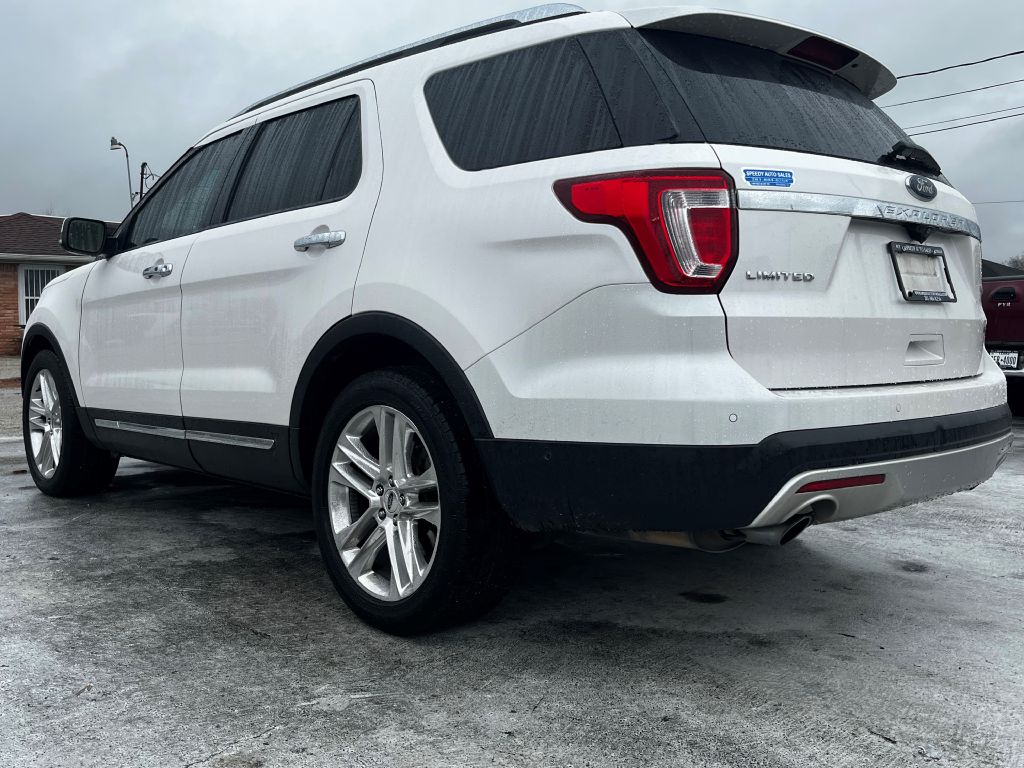 Photo 4 of this FORD EXPLORER