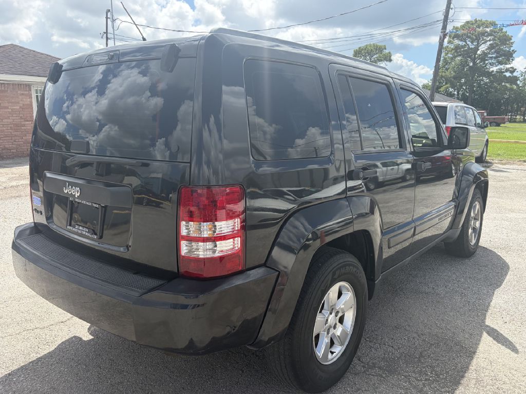 Photo 3 of this JEEP LIBERTY