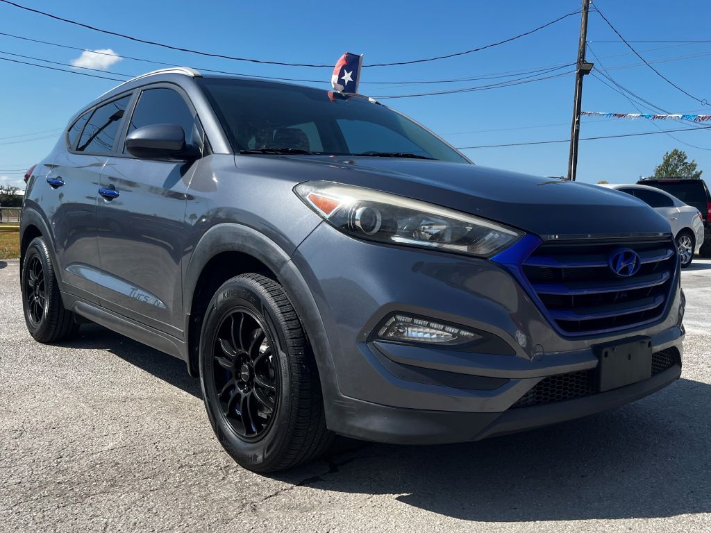 Photo 2 of this HYUNDAI TUCSON