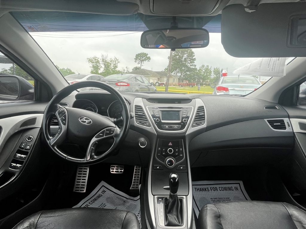 Photo 7 of this HYUNDAI ELANTRA