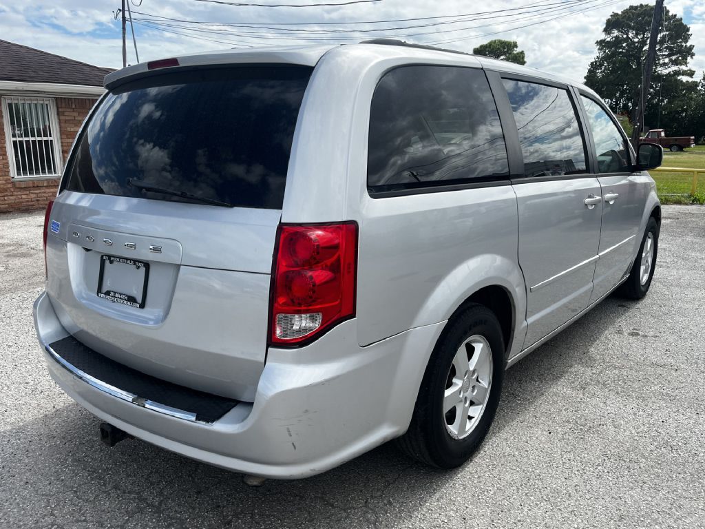 Photo 3 of this DODGE GRAND CARAVAN