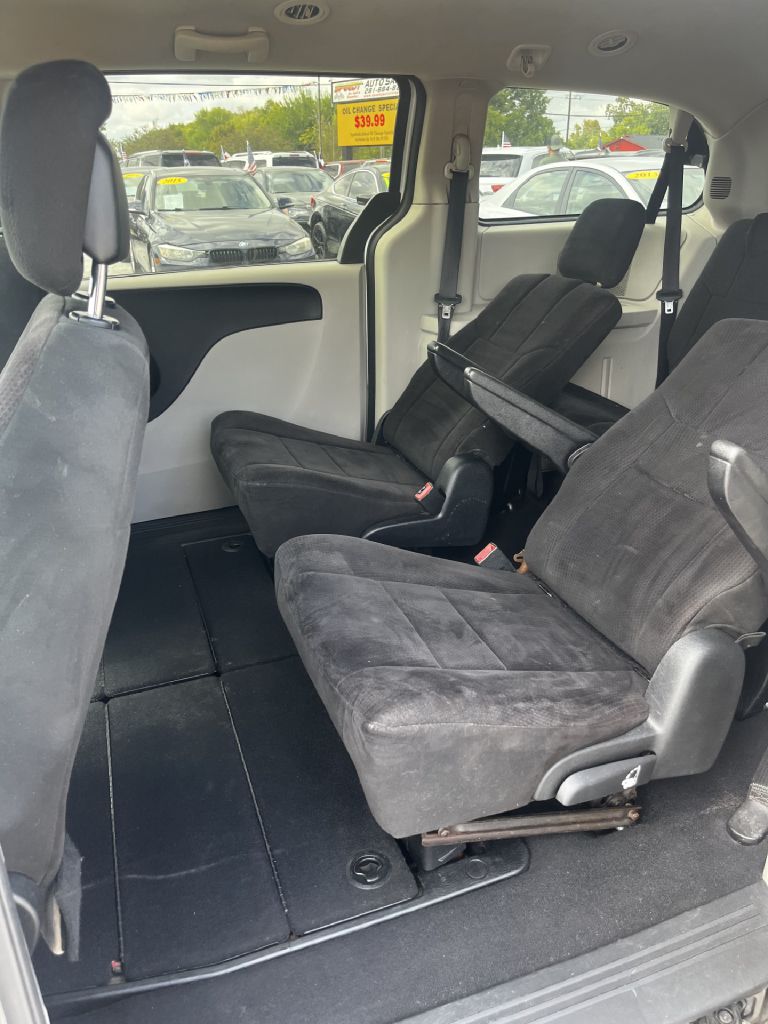 Photo 5 of this DODGE GRAND CARAVAN
