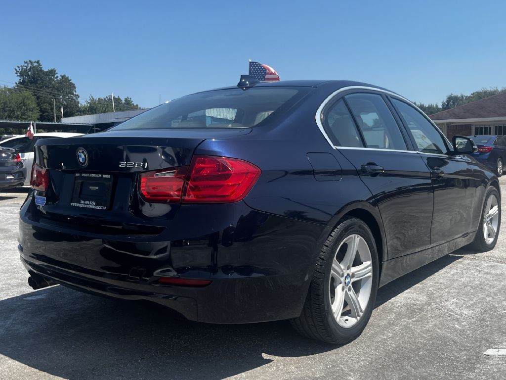 Photo 2 of this BMW 328