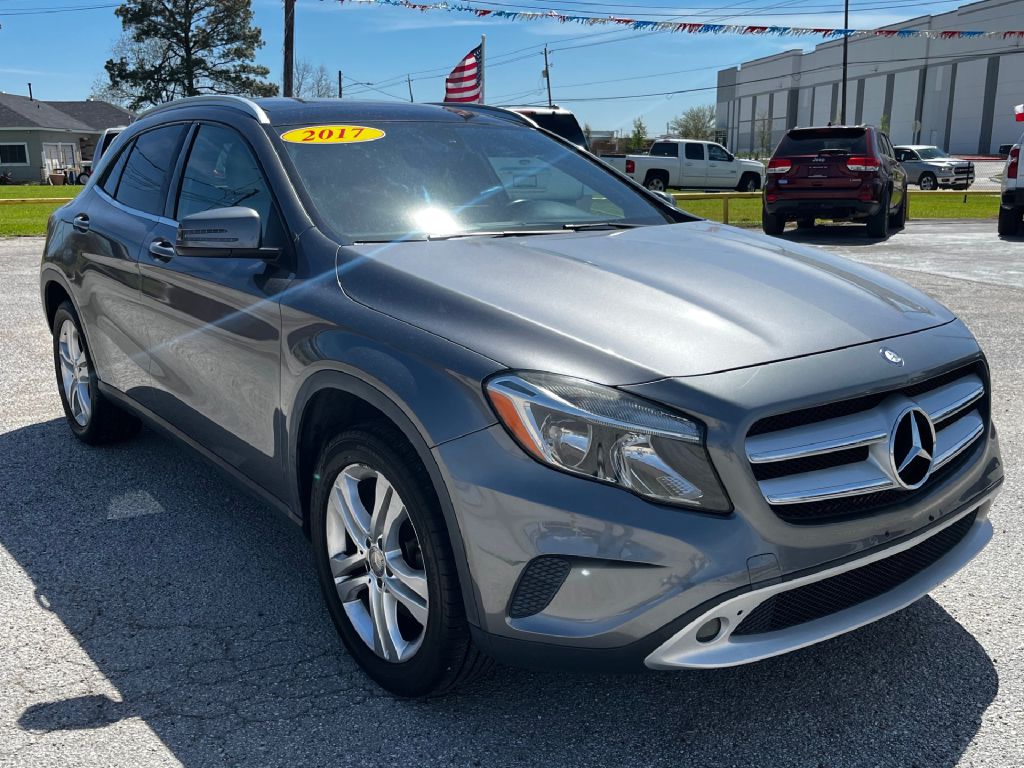 Photo 2 of this MERCEDES-BENZ GLA