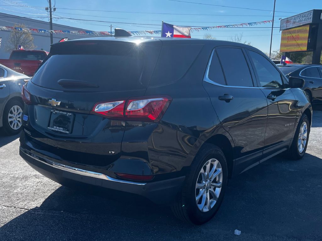 Photo 3 of this CHEVROLET EQUINOX