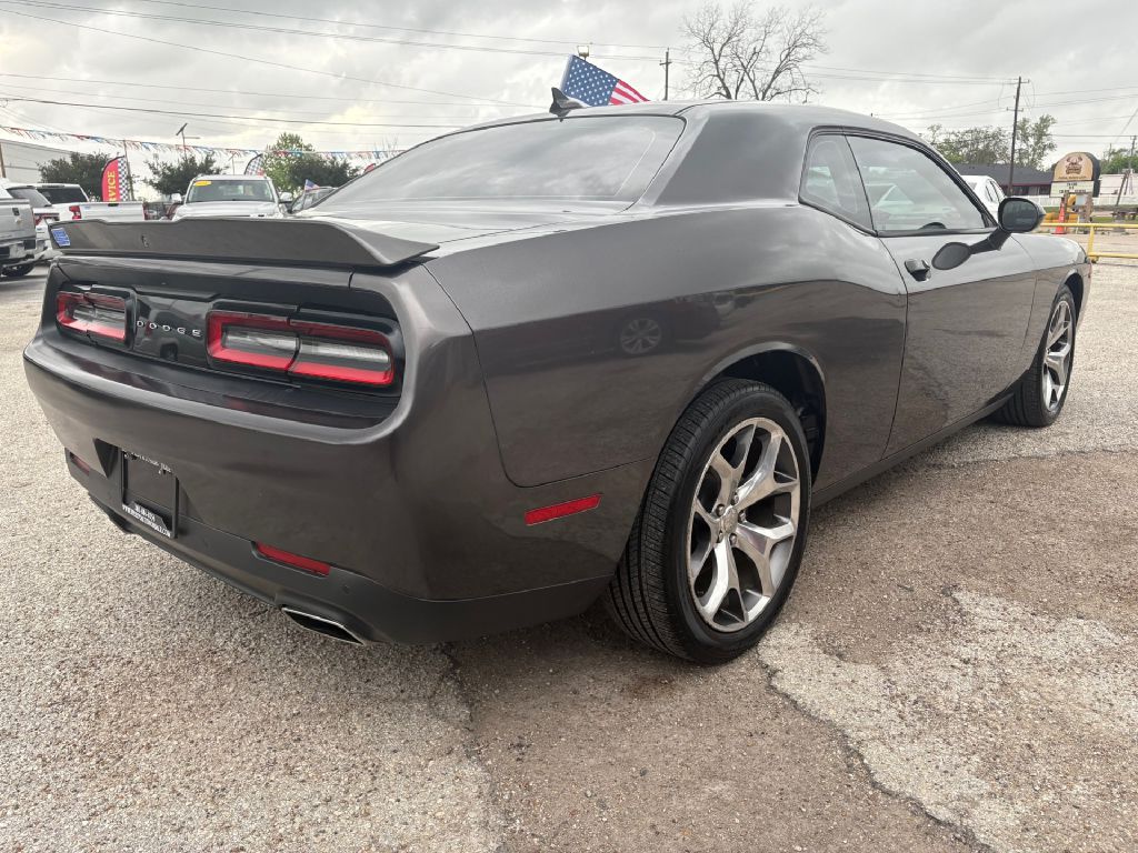 Photo 3 of this DODGE CHALLENGER