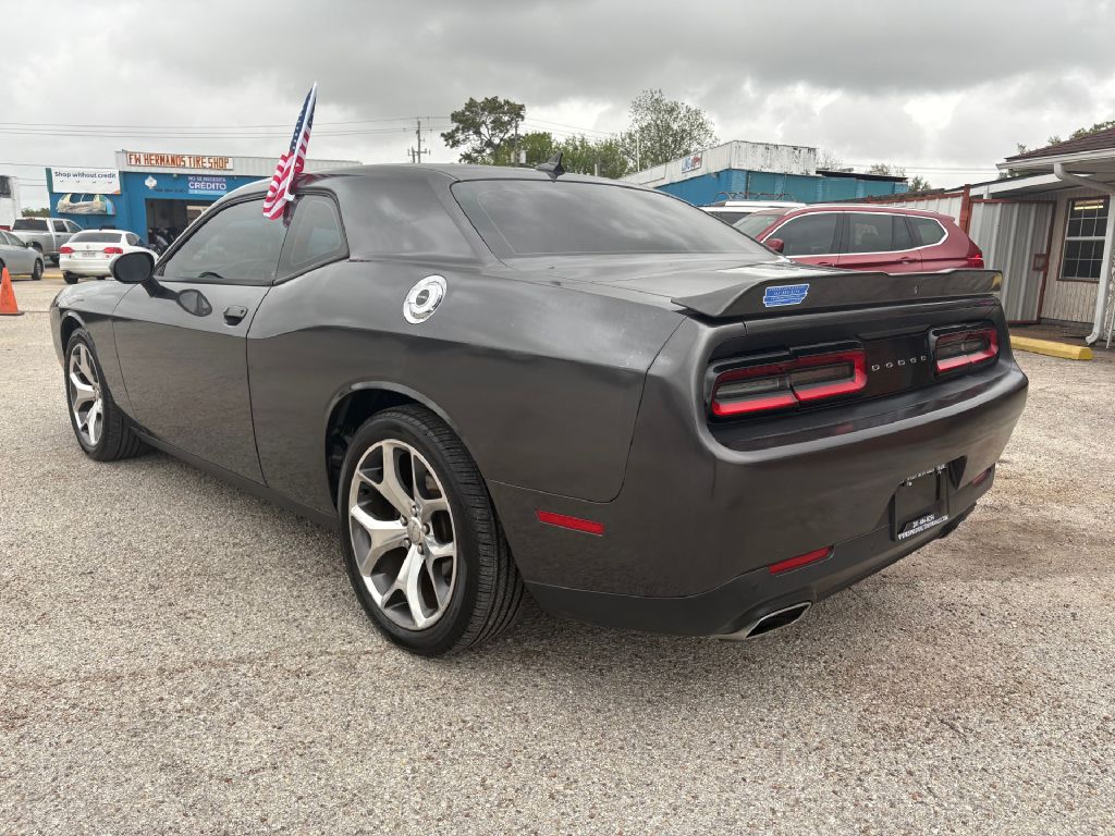 Photo 4 of this DODGE CHALLENGER