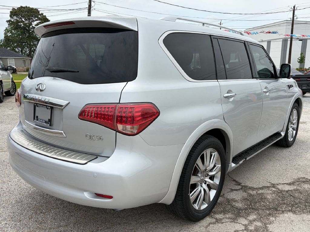 Photo 3 of this INFINITI QX56