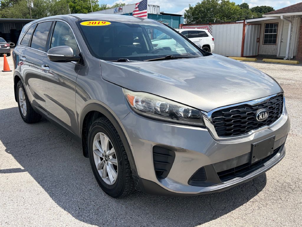Photo 2 of this KIA SORENTO