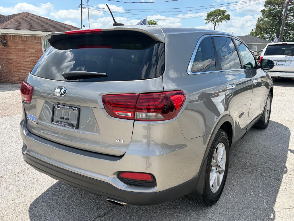 Photo 3 of this KIA SORENTO