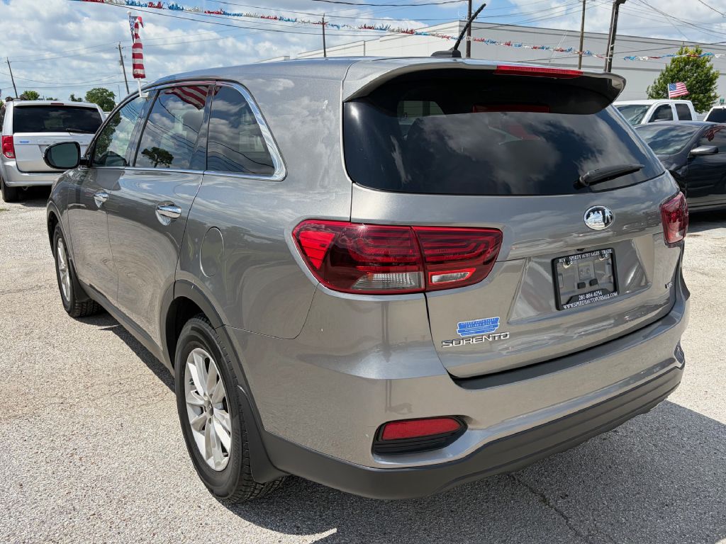 Photo 4 of this KIA SORENTO