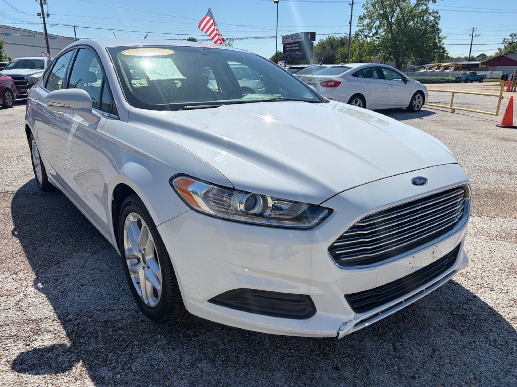 Photo 2 of this FORD FUSION