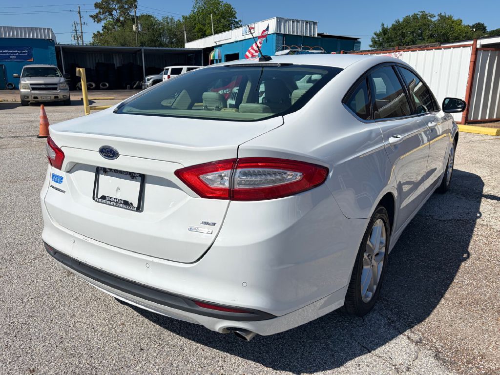 Photo 3 of this FORD FUSION