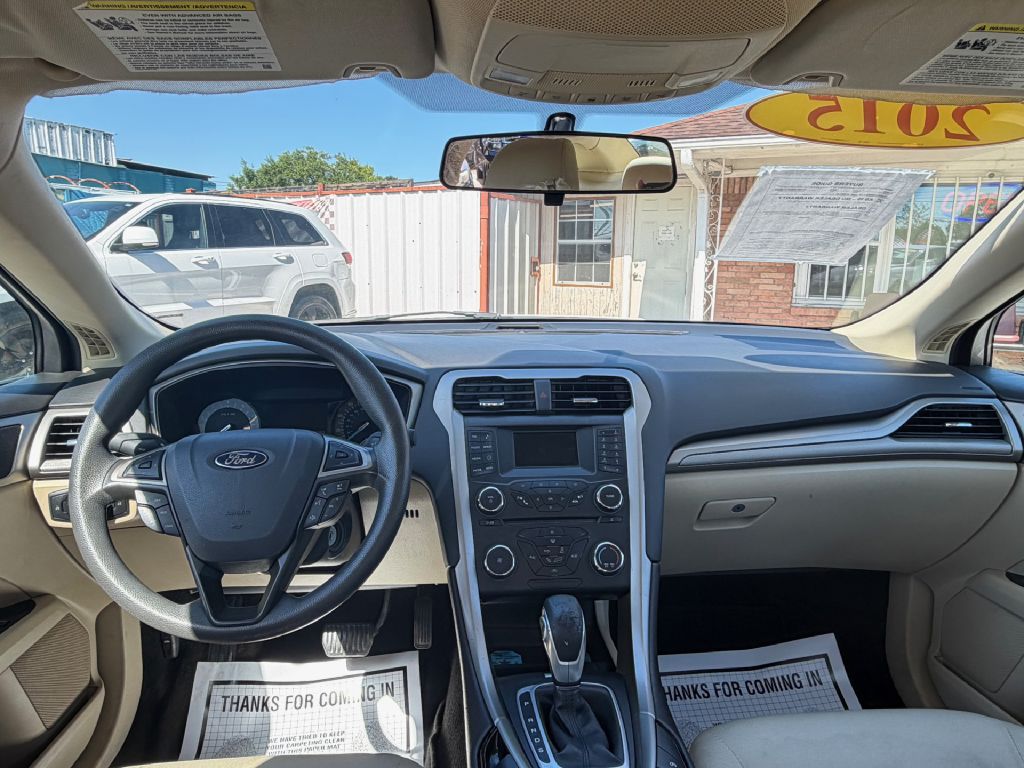 Photo 7 of this FORD FUSION