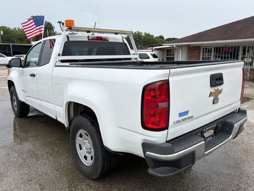 Photo 4 of this CHEVROLET COLORADO