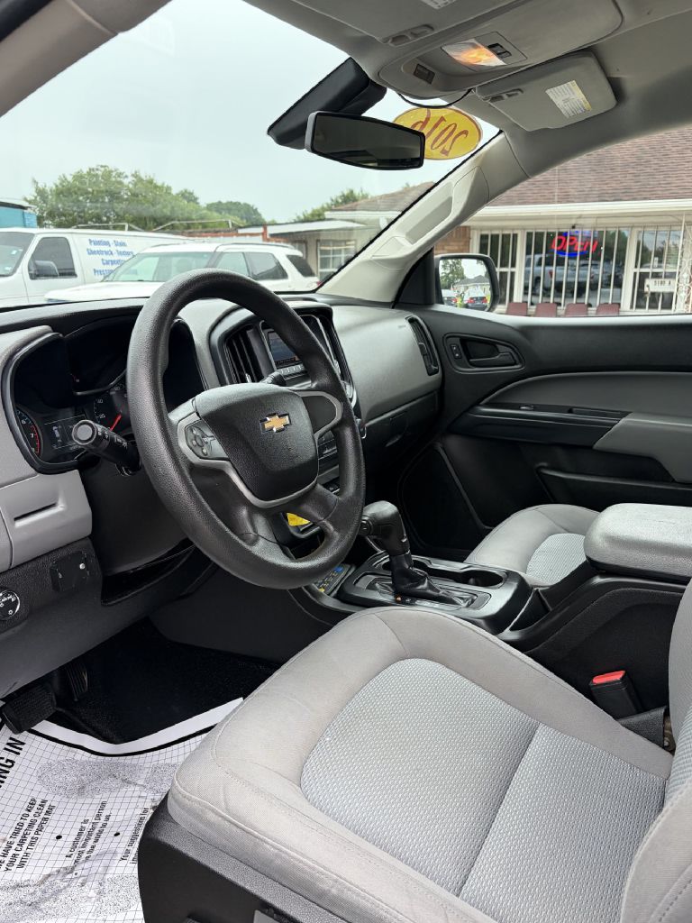 Photo 5 of this CHEVROLET COLORADO