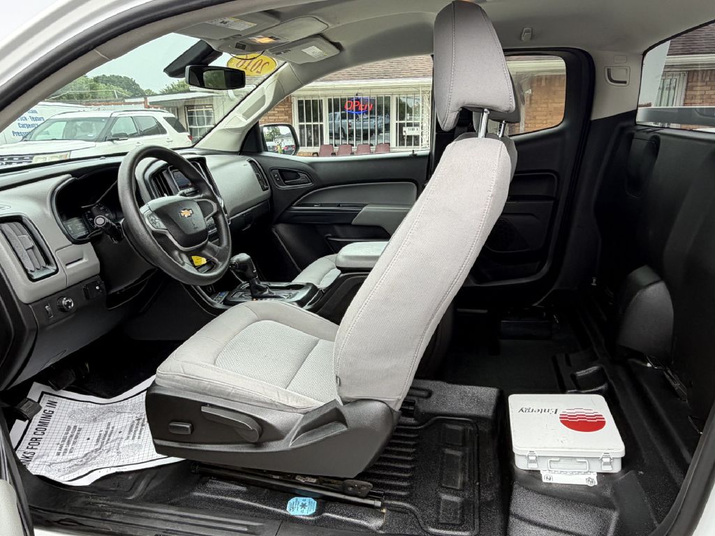 Photo 6 of this CHEVROLET COLORADO