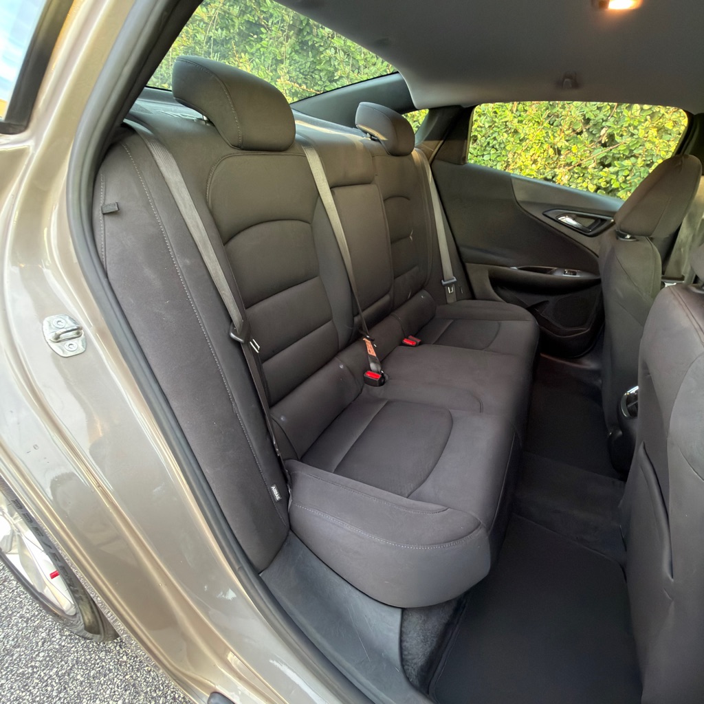 Photo 17 of this CHEVROLET MALIBU