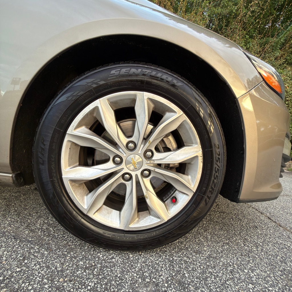 Photo 43 of this CHEVROLET MALIBU