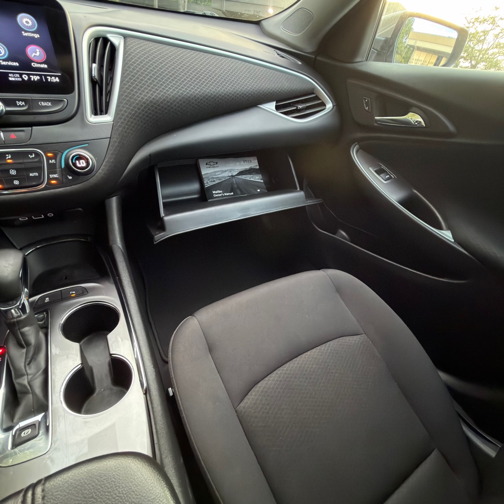 Photo 26 of this CHEVROLET MALIBU