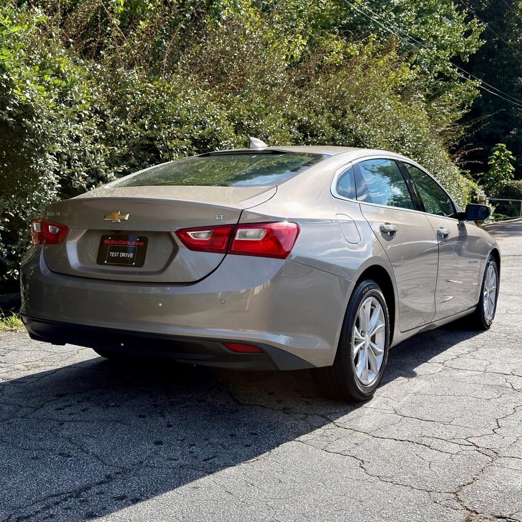 Photo 3 of this CHEVROLET MALIBU