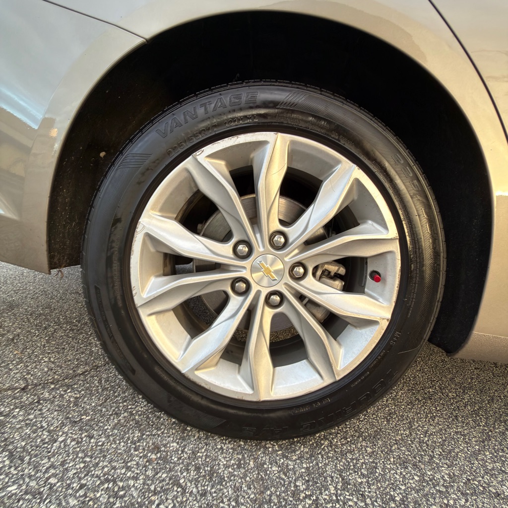 Photo 41 of this CHEVROLET MALIBU