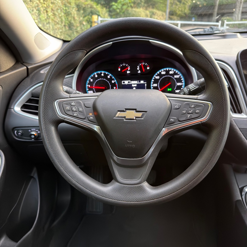 Photo 31 of this CHEVROLET MALIBU