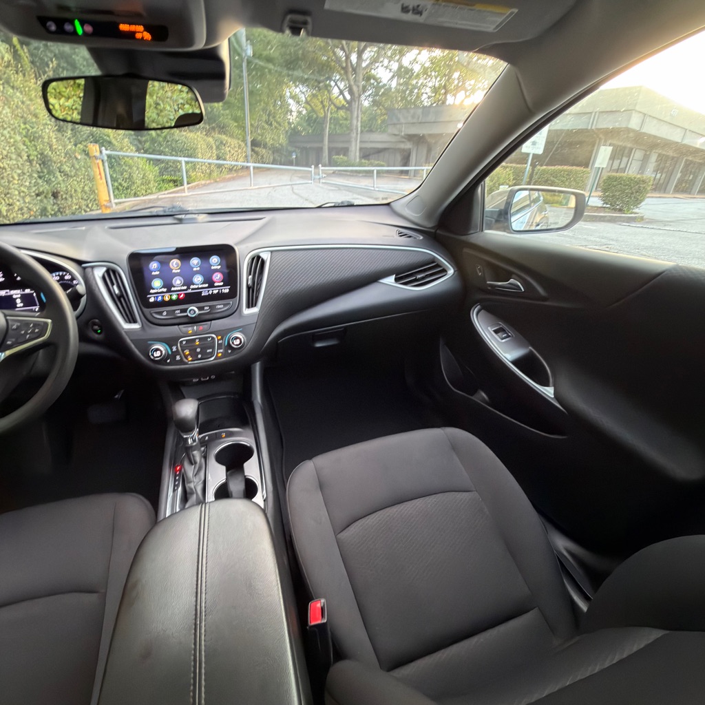 Photo 25 of this CHEVROLET MALIBU