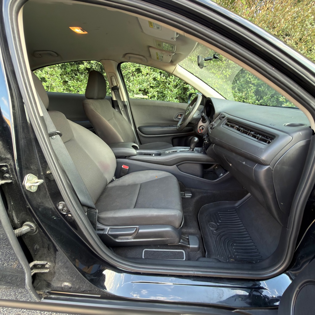 Photo 21 of this HONDA HR-V