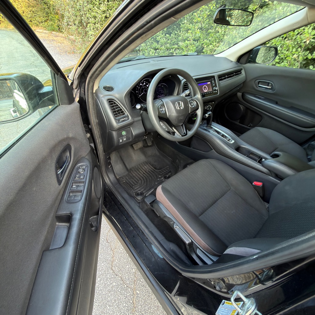Photo 8 of this HONDA HR-V