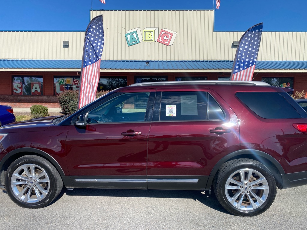 2018 Ford Explorer XLT's photo