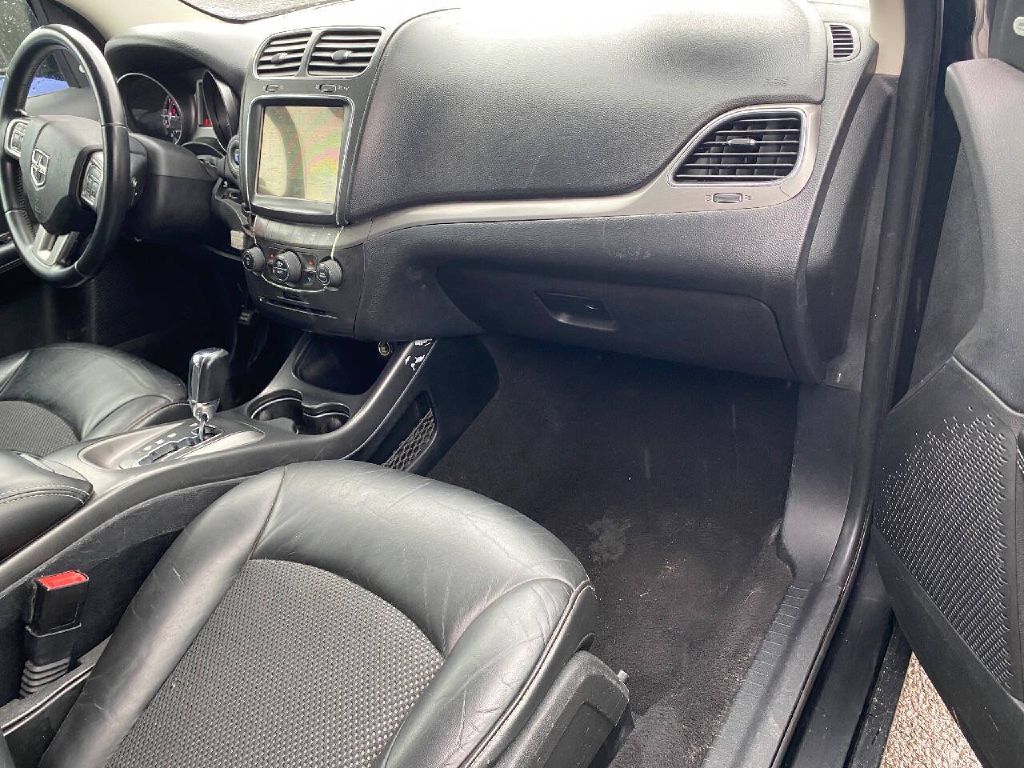 Photo 9 of this DODGE JOURNEY