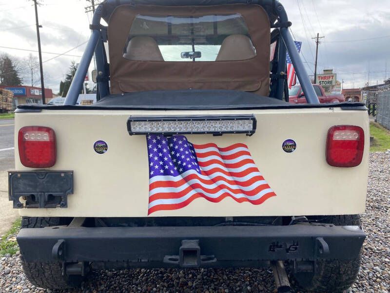 Photo 7 of this JEEP WRANGLER / YJ