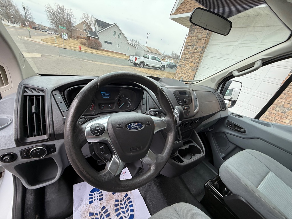 Photo 23 of this FORD TRANSIT