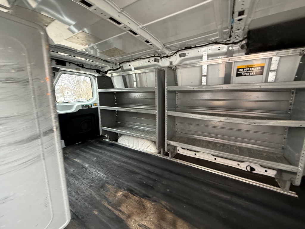Photo 16 of this FORD TRANSIT