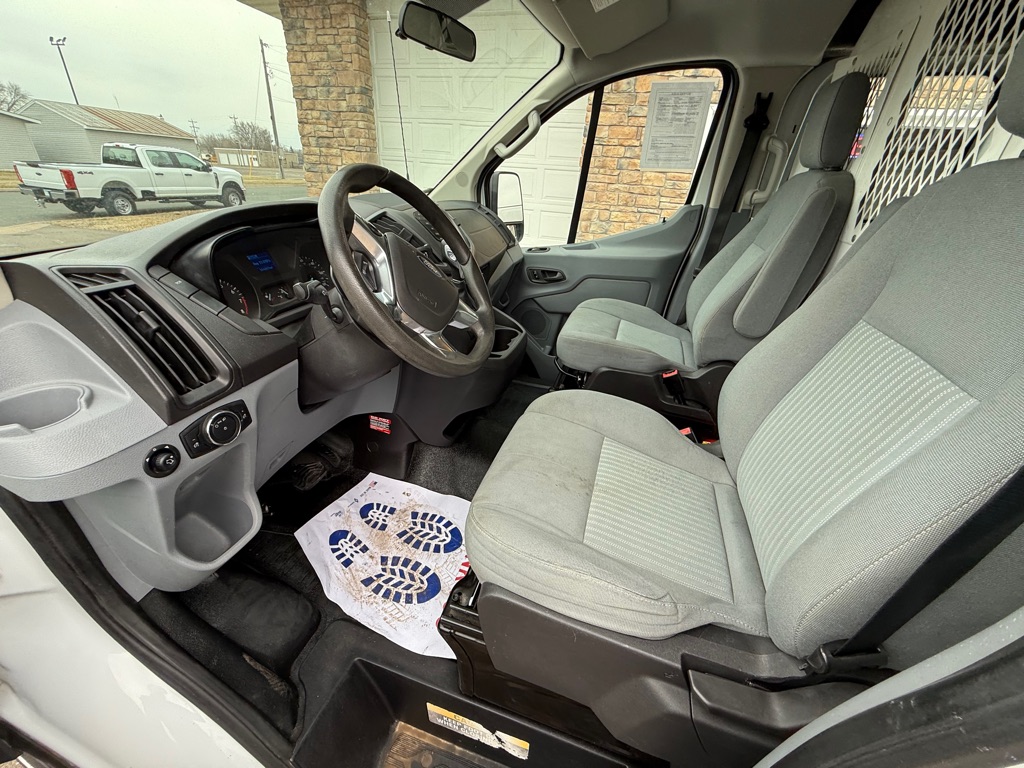 Photo 19 of this FORD TRANSIT