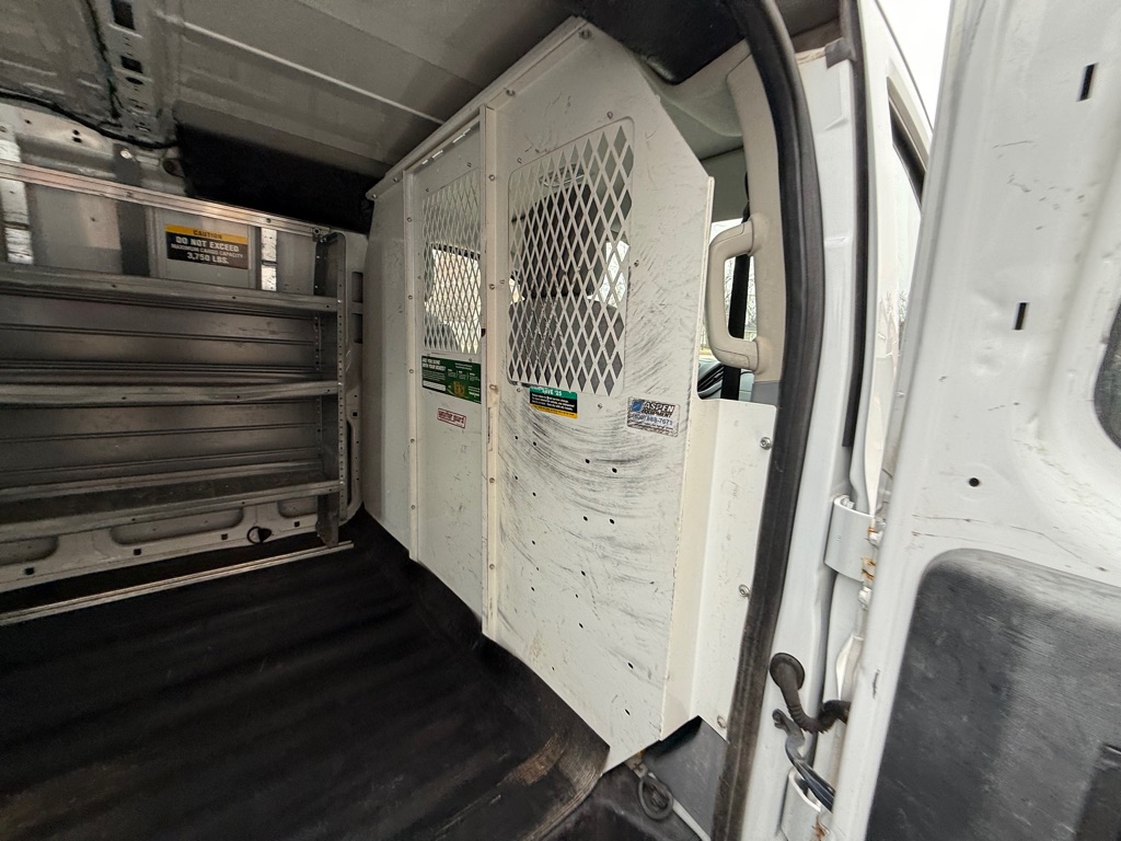 Photo 15 of this FORD TRANSIT
