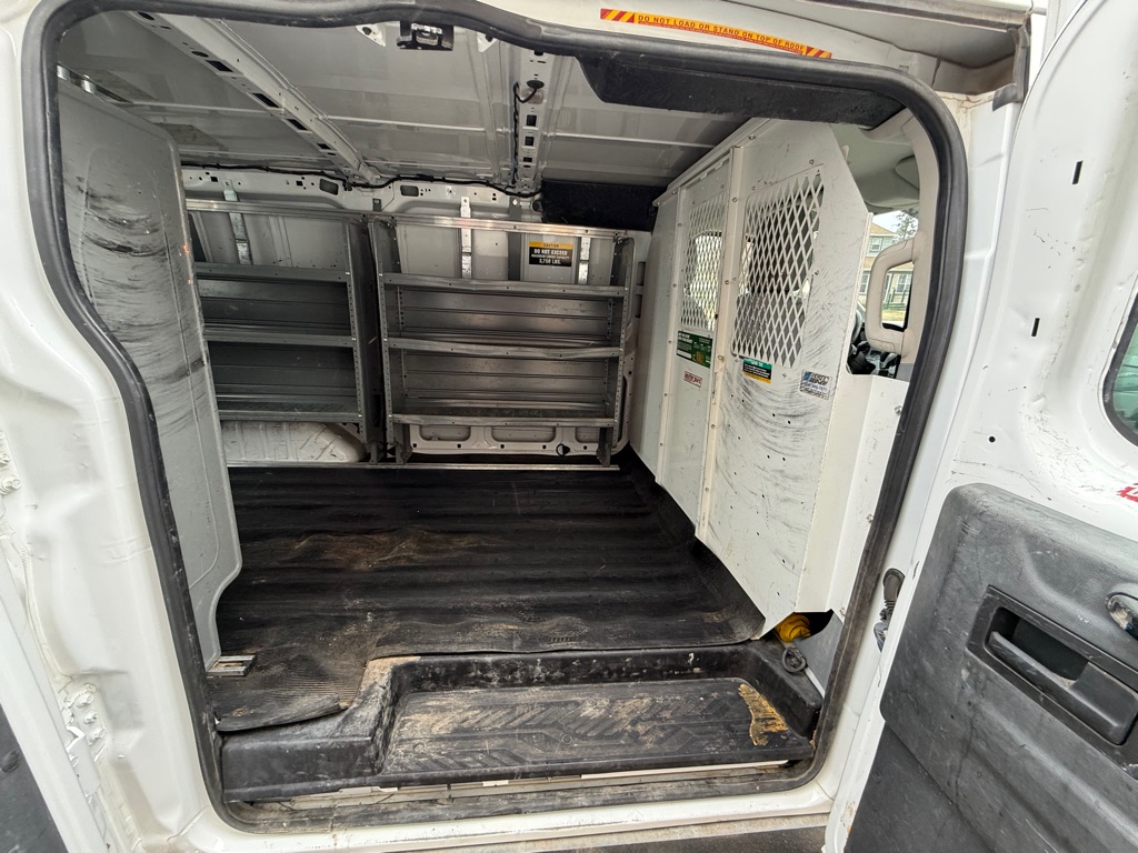 Photo 14 of this FORD TRANSIT