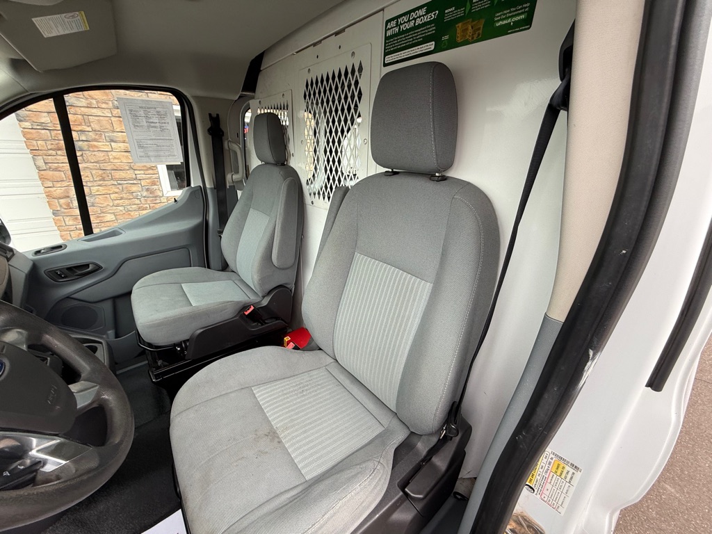Photo 24 of this FORD TRANSIT