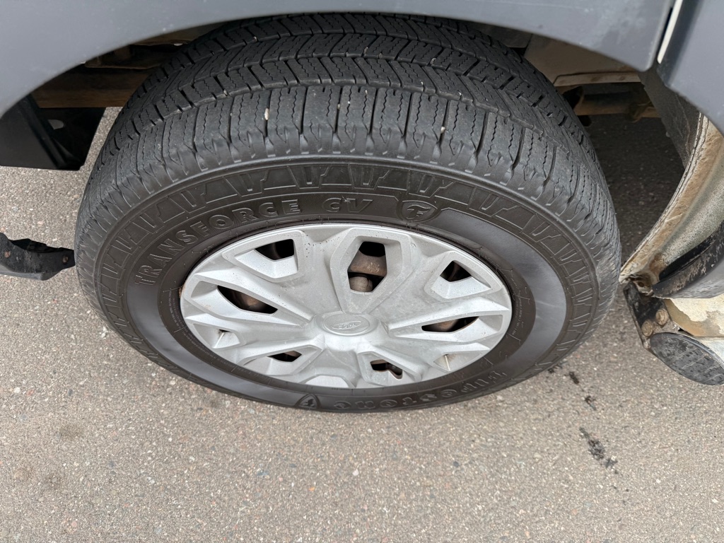 Photo 9 of this FORD TRANSIT