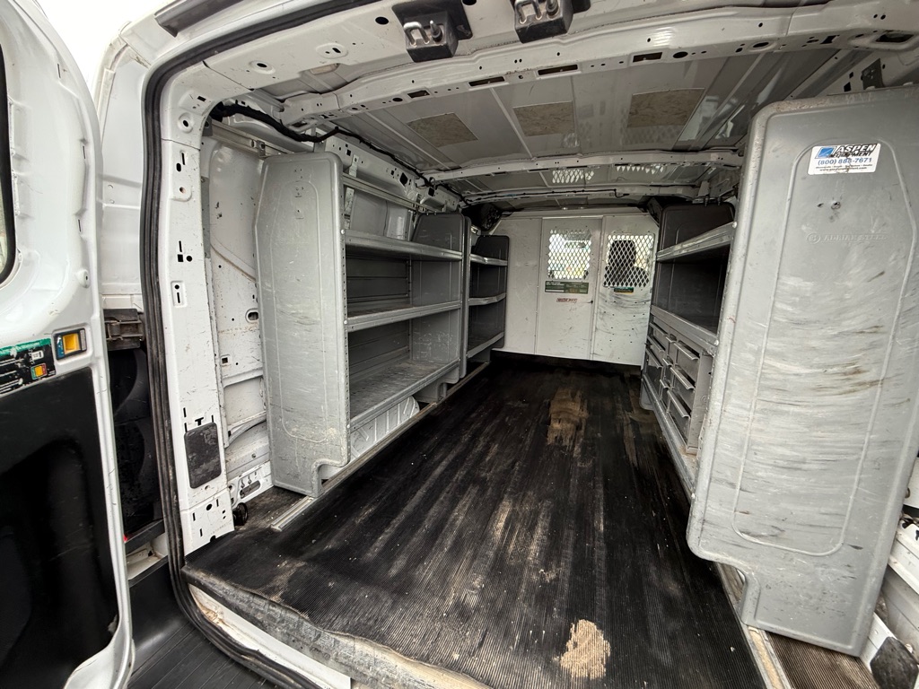 Photo 11 of this FORD TRANSIT