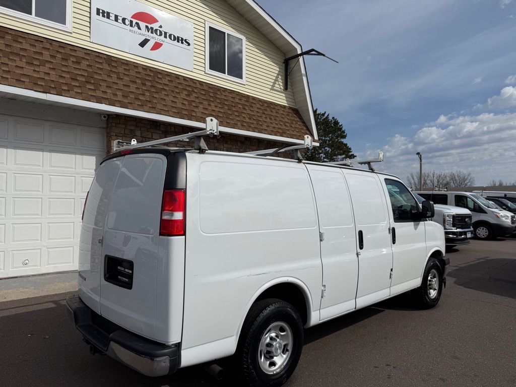 Photo 3 of this CHEVROLET EXPRESS