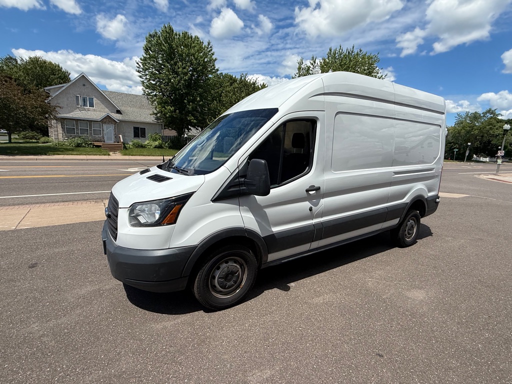 Photo 7 of this FORD TRANSIT