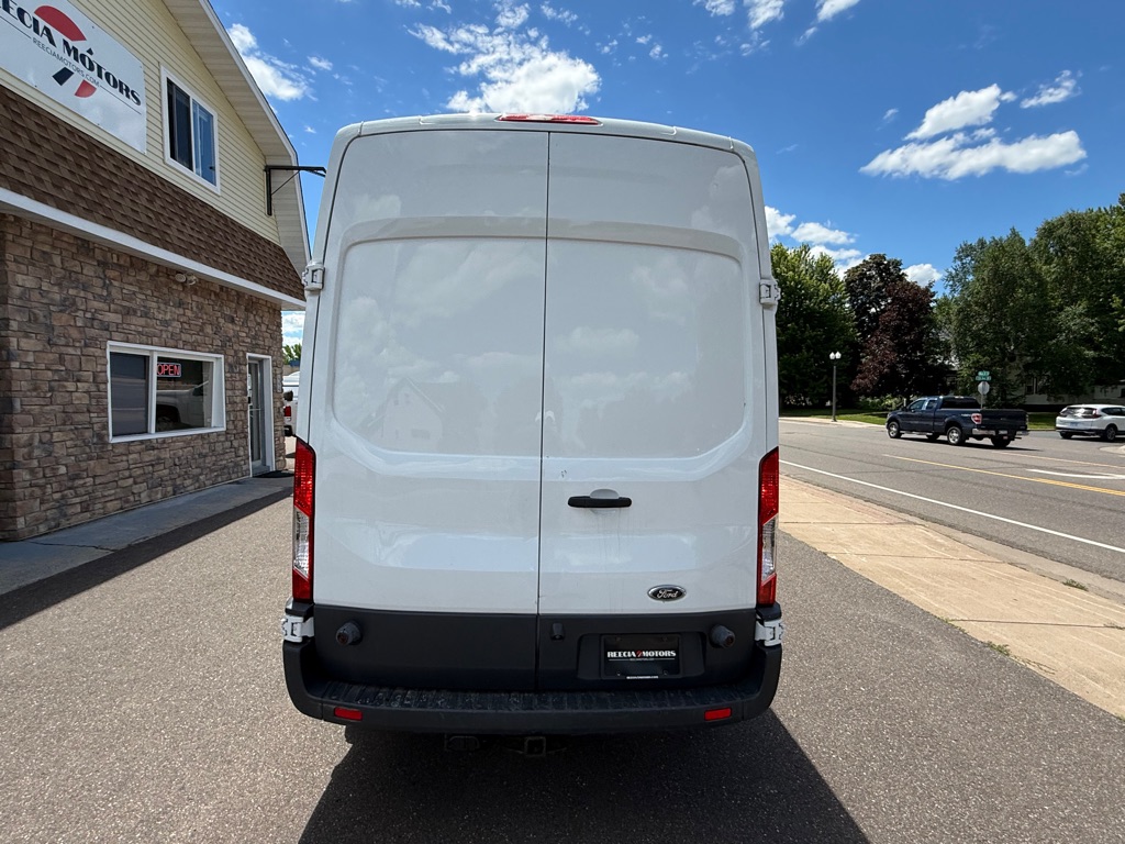 Photo 4 of this FORD TRANSIT