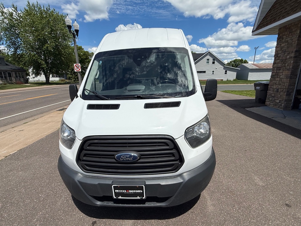 Photo 8 of this FORD TRANSIT